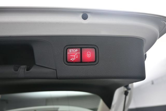 Used 2017 Mercedes-Benz GLC 300 4MATIC image 31