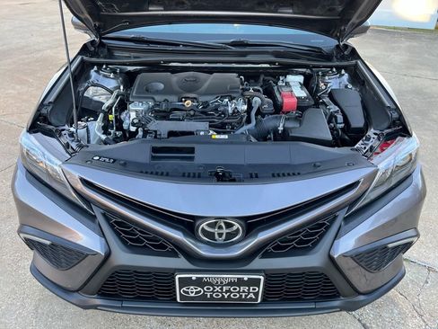 Used 2023 Toyota Camry SE image 18