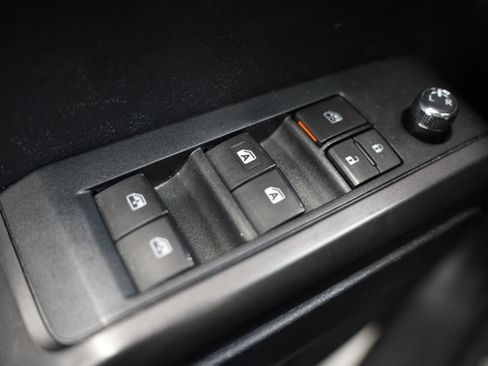 Used 2018 Toyota Tacoma TRD Sport image 26