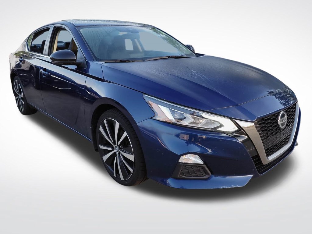 Used 2020 Nissan Altima 2.5 SR w/ Premium Package FWD image 3