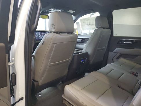 New 2026 Chevrolet Suburban LS image 13