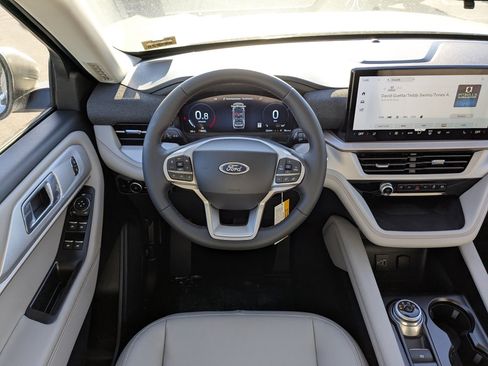 New 2026 Ford Explorer Active w/ Active Comfort Package image 18