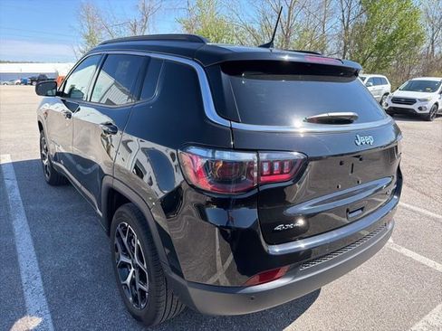 Used 2025 Jeep Compass Limited image 5