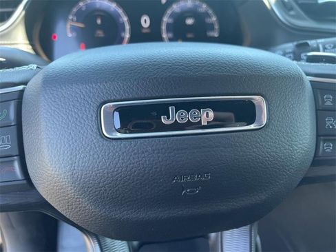 New 2025 Jeep Grand Cherokee L Altitude AWD/4WD image 15