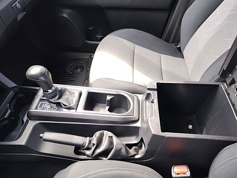 Used 2021 Toyota Tacoma TRD Sport w/ Technology Package image 32