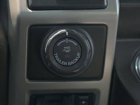 Used 2020 Ford F150 King Ranch w/ Equipment Group 601A Luxury AWD/4WD image 29