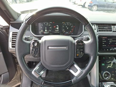 Used 2019 Land Rover Range Rover HSE image 19