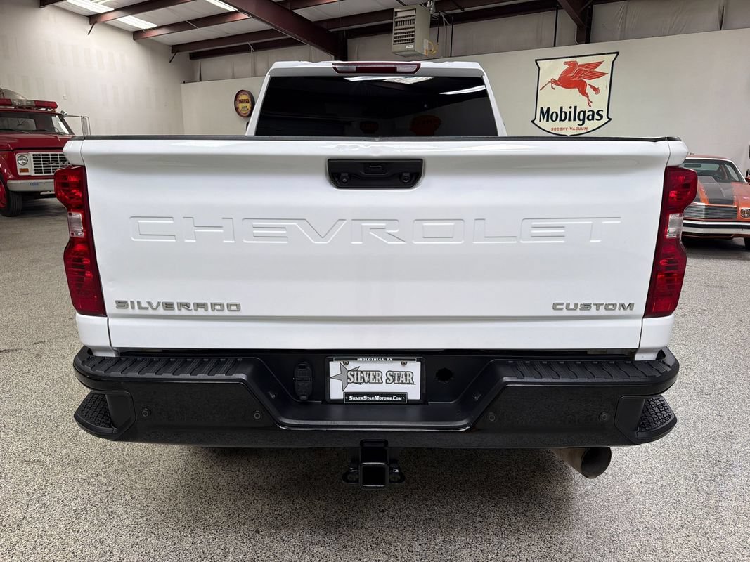 Used 2024 Chevrolet Silverado 2500 Custom w/ Custom Value Package AWD/4WD image 6