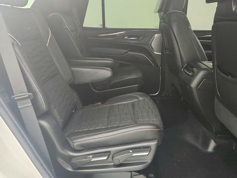 Certified 2021 Cadillac Escalade Premium Luxury Platinum image 36