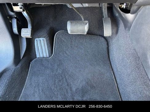 Used 2019 Dodge Journey SE image 23