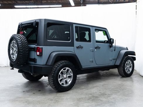 Used 2015 Jeep Wrangler Unlimited Rubicon w/ Connectivity Group AWD/4WD image 6
