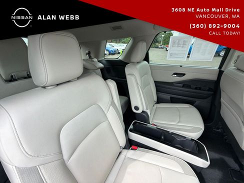 Used 2023 Nissan Pathfinder SL w/ SL Premium Package AWD/4WD image 23