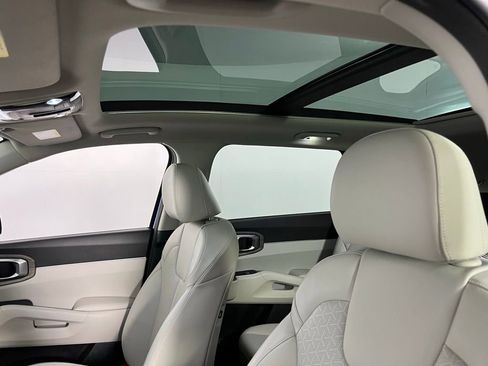 Used 2023 Kia Sorento EX w/ Panoramic Sunroof Package image 22
