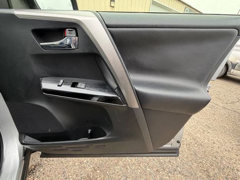 Used 2016 Toyota RAV4 Limited image 12