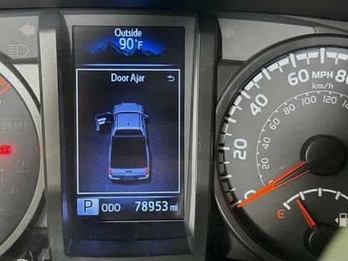 Used 2020 Toyota Tacoma SR image 16