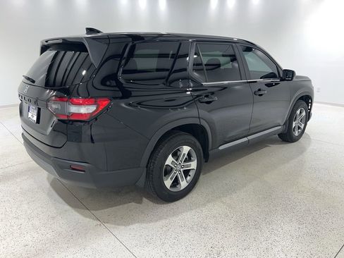 Used 2025 Honda Pilot EX-L image 5