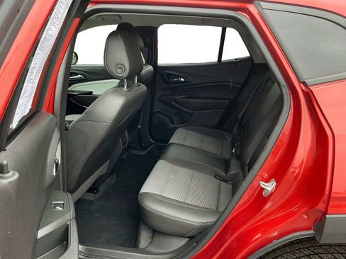 Used 2024 Chevrolet Trax LT w/ LT Convenience Package image 21