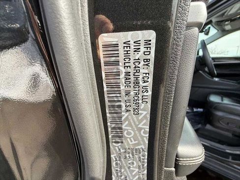 Certified 2024 Jeep Grand Cherokee Limited w/ Luxury Tech Group II image 37