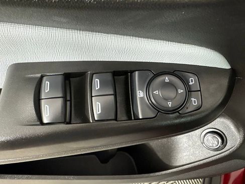 Used 2025 Buick Envista Sport Touring w/ Convenience II Package FWD image 18