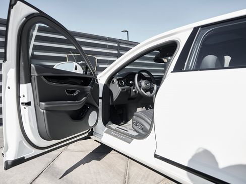 Used 2024 Bentley Flying Spur S V8 image 25