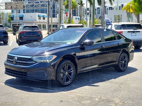 Certified 2023 Volkswagen Jetta SE w/ Black Wheel Package FWD image 35