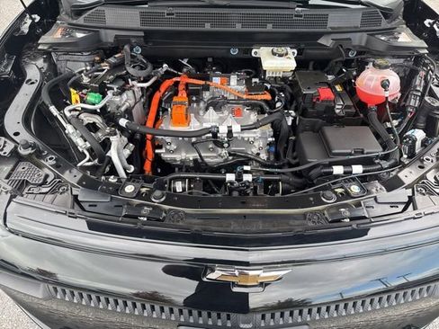 New 2025 Chevrolet Equinox EV LT w/ Convenience Package II FWD image 30