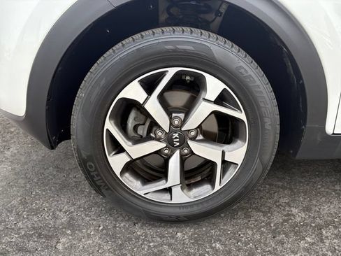 Used 2021 Kia Sportage LX AWD/4WD image 14