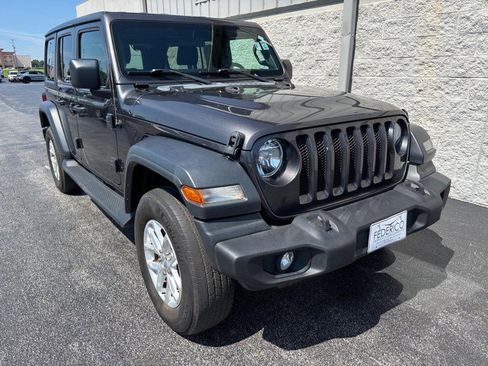 Used 2023 Jeep Wrangler Unlimited Sport AWD/4WD image 2