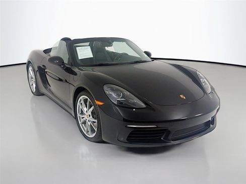 Used 2021 Porsche 718 Boxster RWD image 31