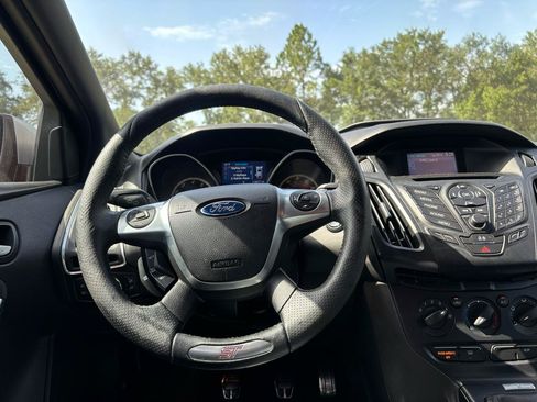 Used 2014 Ford Focus ST FWD image 11