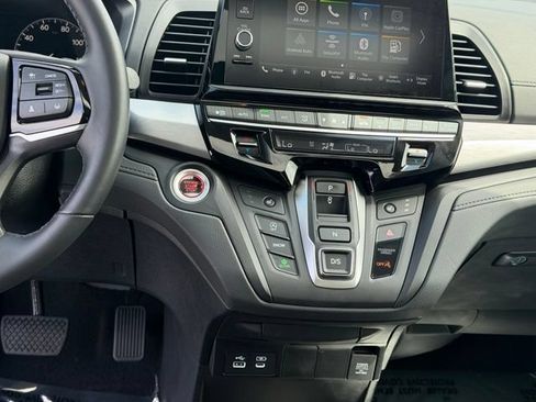 Used 2025 Honda Odyssey EX-L image 17