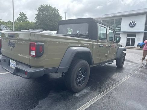 Used 2025 Jeep Gladiator Sport AWD/4WD image 8