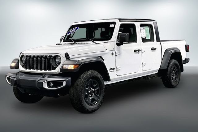 Used 2025 Jeep Gladiator Sport AWD/4WD image 3