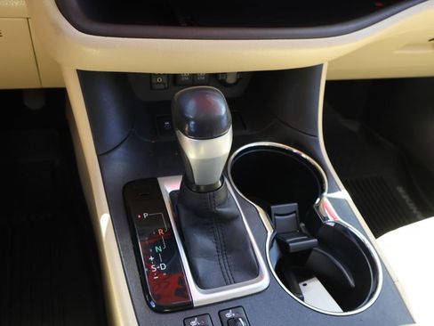 Certified 2017 Toyota Highlander XLE image 29
