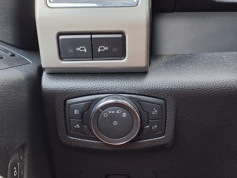 Used 2017 Ford F350 Lariat w/ Lariat Value Package AWD/4WD image 23