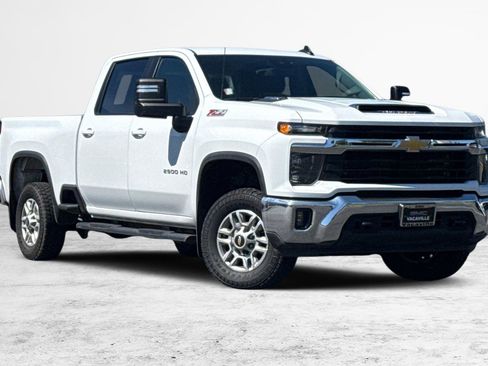 Used 2024 Chevrolet Silverado 2500 LT w/ Convenience Package AWD/4WD image 2