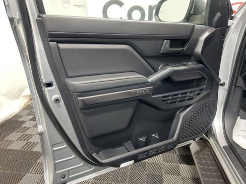 Used 2025 Toyota 4Runner TRD Off-Road image 19