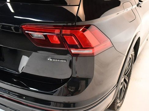 Used 2022 Volkswagen Tiguan SE R-Line image 17