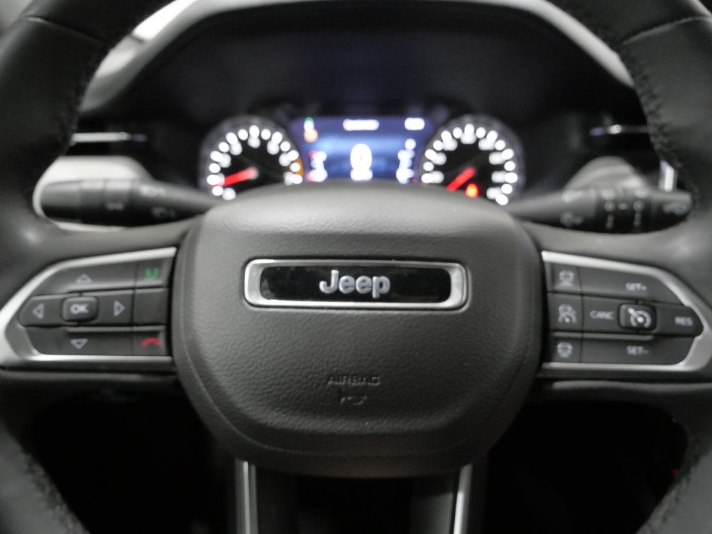 Used 2023 Jeep Compass Limited AWD/4WD image 16