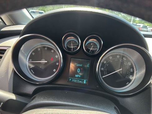 Used 2013 Buick Verano Convenience FWD image 3