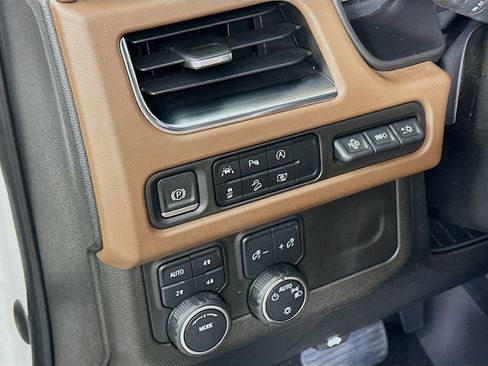Used 2023 Chevrolet Tahoe High Country AWD/4WD image 15