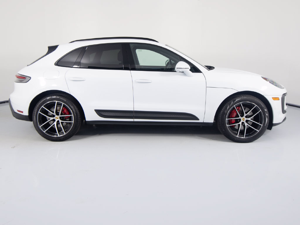 Certified 2026 Porsche Macan S AWD/4WD image 11