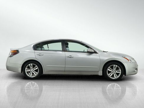 Used 2011 Nissan Altima 3.5 SR w/ 3.5SR Premium Pkg image 6