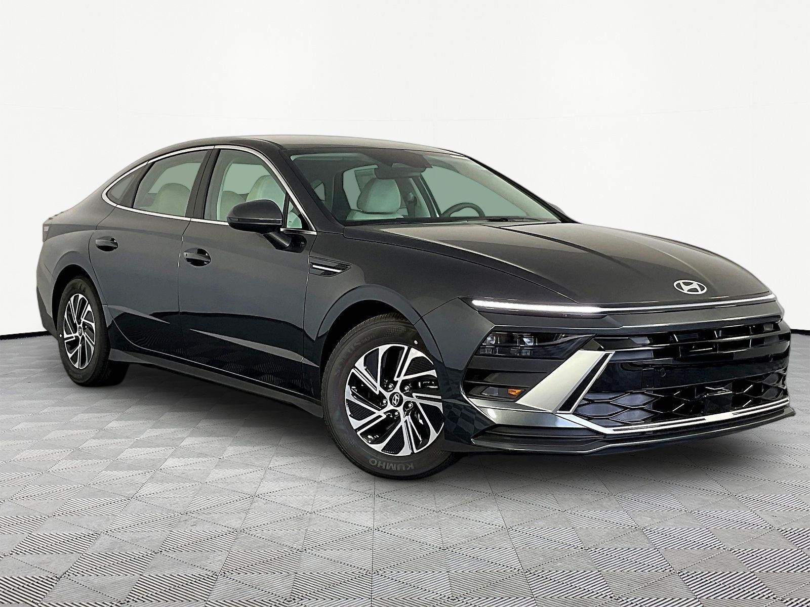 New 2026 Hyundai Sonata Blue FWD image 3