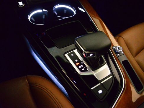 Used 2023 Audi A4 2.0T Premium w/ Convenience Package image 13