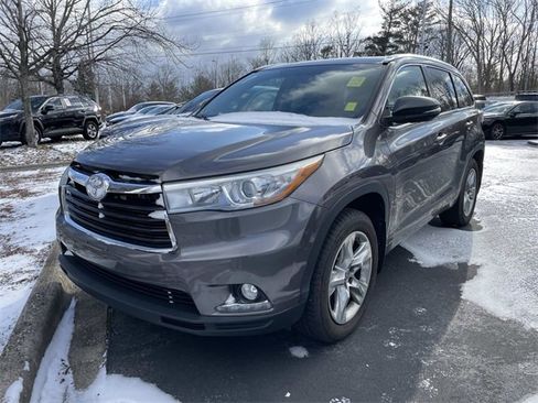 Used 2016 Toyota Highlander Limited image 1