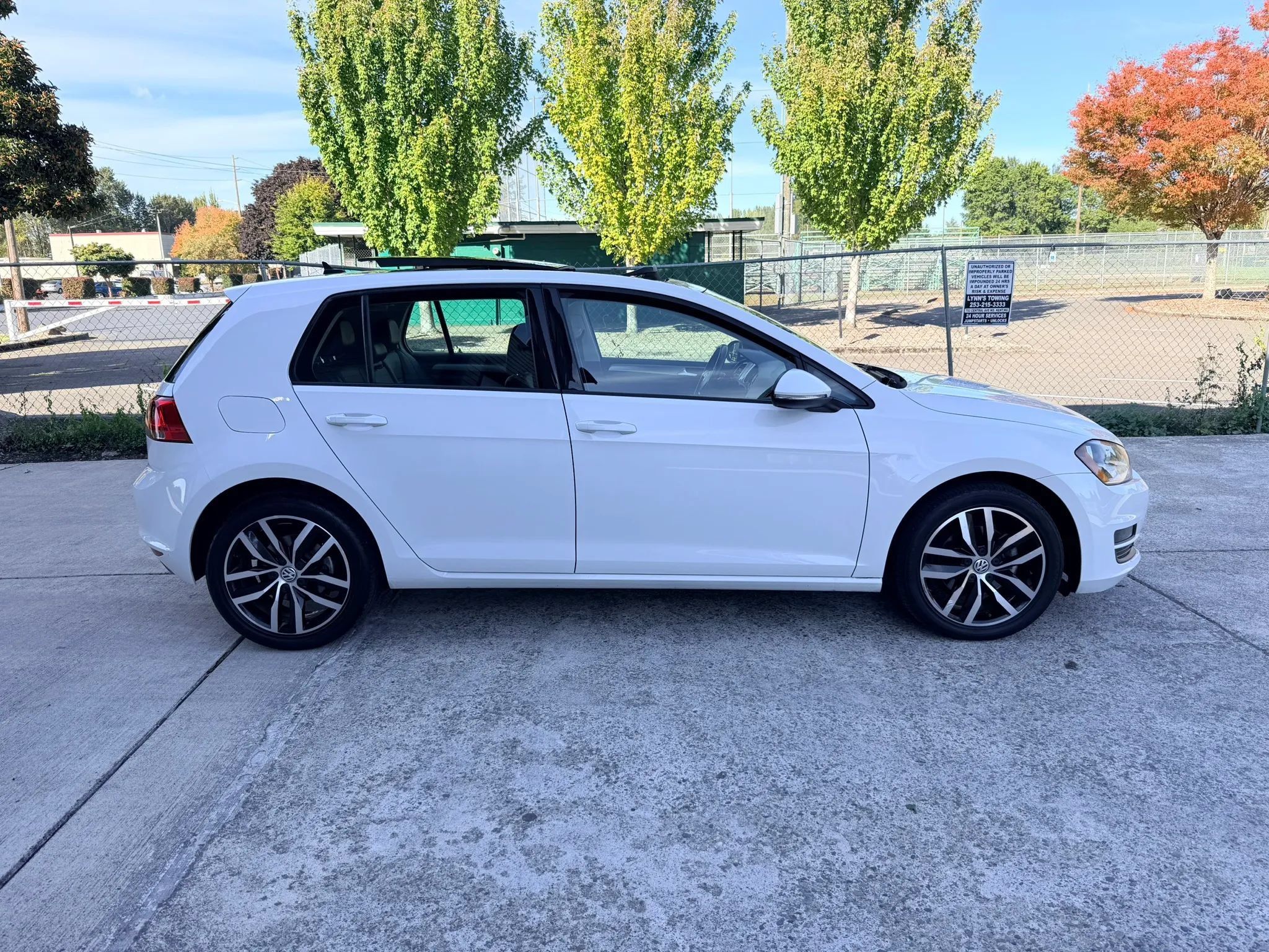 Used 2015 Volkswagen Golf SE FWD image 6
