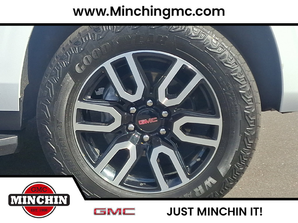 Used 2024 GMC Yukon AT4 w/ Technology Package AWD/4WD image 8