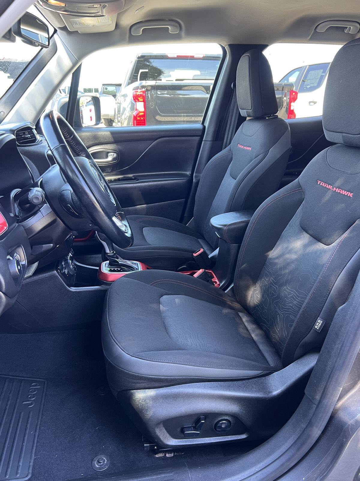 Used 2021 Jeep Renegade Trailhawk AWD/4WD image 20
