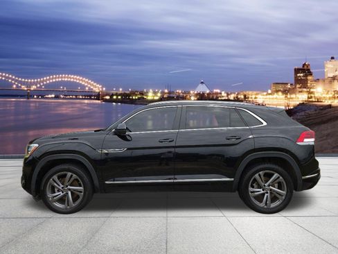 Used 2024 Volkswagen Atlas Cross Sport SEL R-Line AWD/4WD image 2